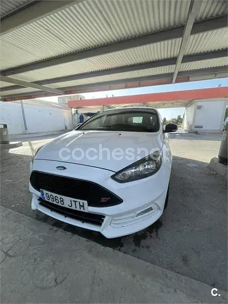 Usado Ford Focus ST 185 CV (136 kW) 2016 Blanco Berlina