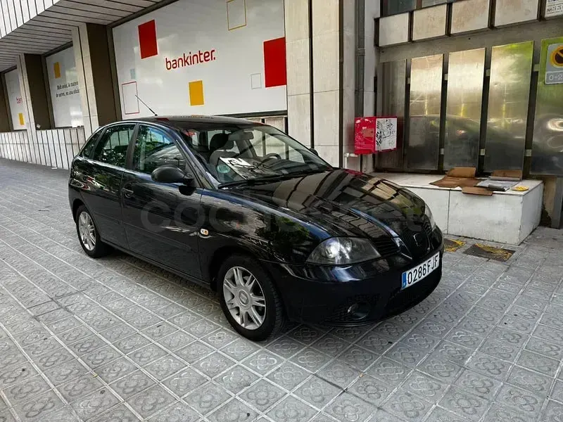 Usado Seat Ibiza 85 CV (62 kW) 2006 Negro Utilitario