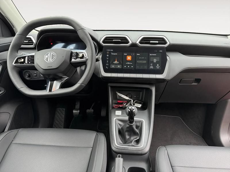 Usado MG ZS Comfort 116 CV (85 kW) 2025 Rojo