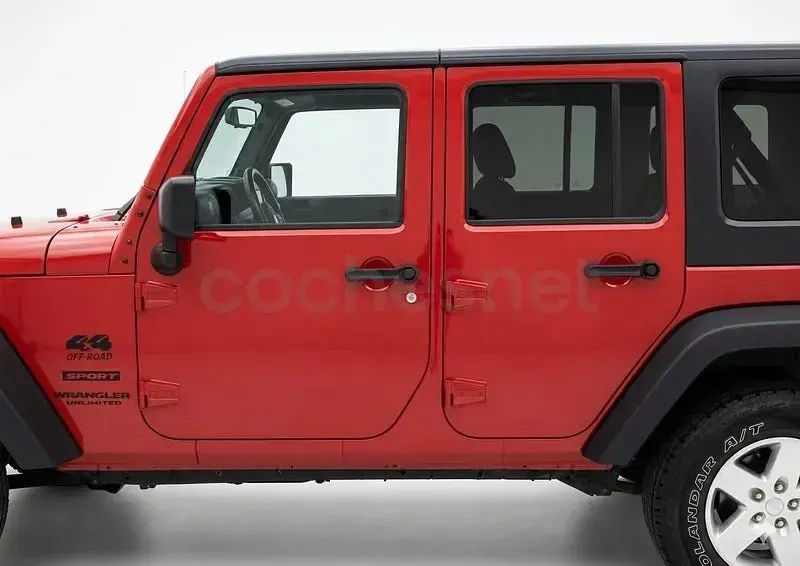 Usado Jeep Wrangler Unlimited Sport 200 CV (147 kW) 2015 Rojo SUV