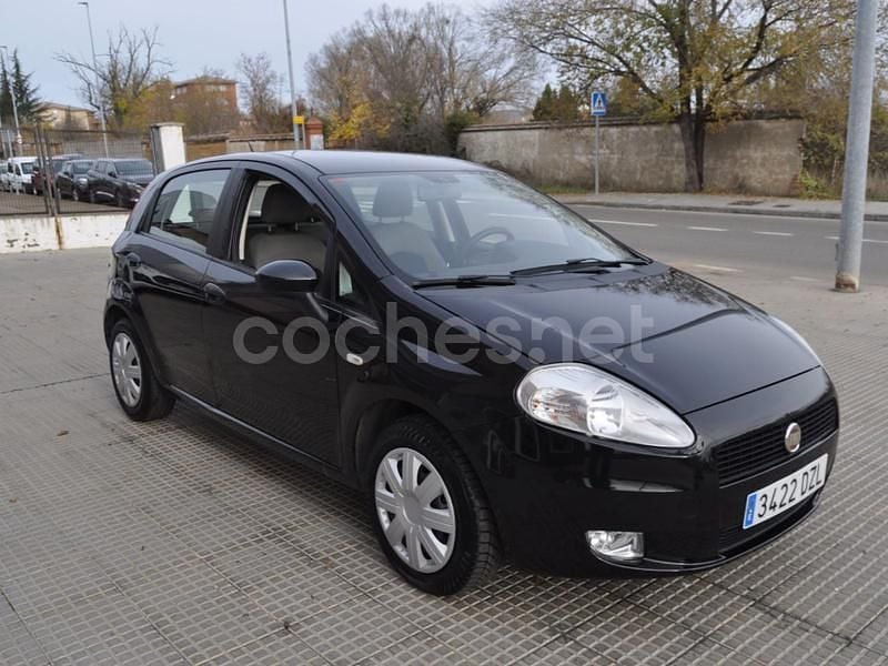 Usado Fiat Punto Dynamic 70 CV (51 kW) 2006 Negro Utilitario