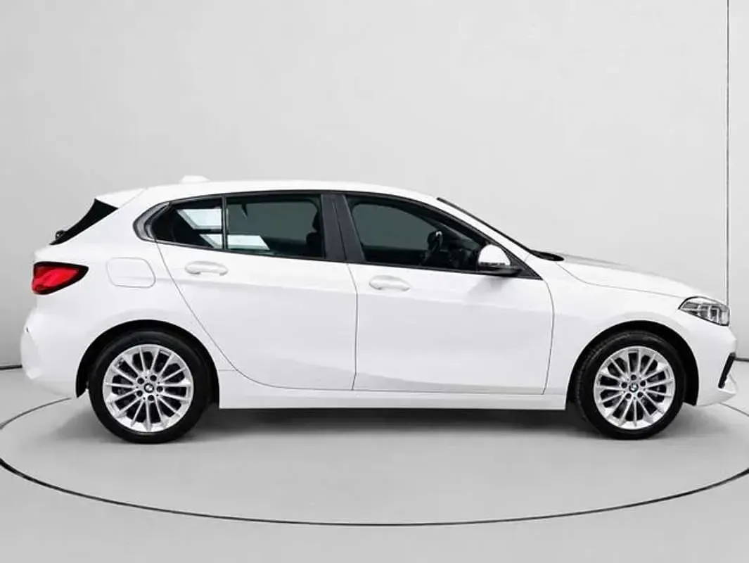Usado BMW 118 136 CV (100 kW) 2023 Blanco Utilitario