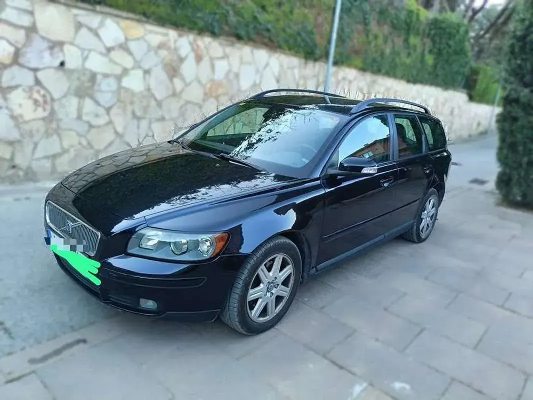 Usado Volvo V50 Momentum 136 CV (100 kW) 2007 Negro Familiar