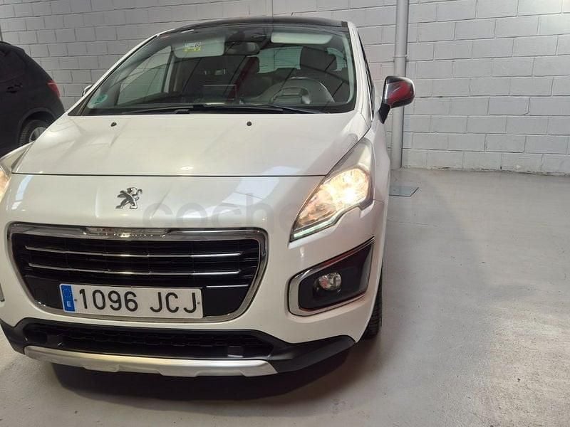 Usado Peugeot 3008 Allure 120 CV (88 kW) 2015 Blanco Familiar
