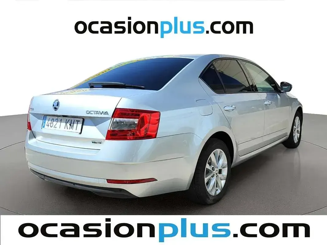 Usado Skoda Octavia Ambition 110 CV (80 kW) 2018 Gris Utilitario