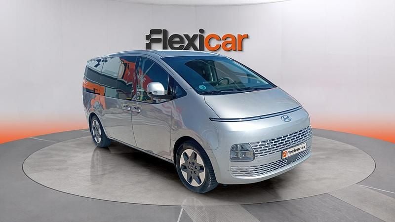 Usado Hyundai Staria 177 CV (130 kW) 2022 Gris Monovolumen