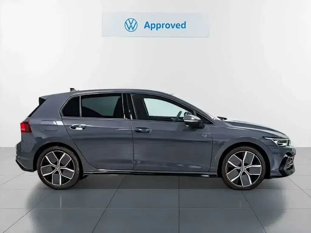 Usado VW Golf VIII R-line 150 CV (110 kW) 2025 Gris Berlina