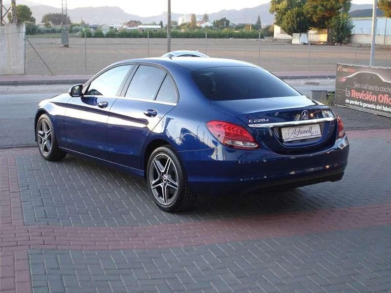 Usado Mercedes C220 194 CV (142 kW) 2018 Azul Berlina