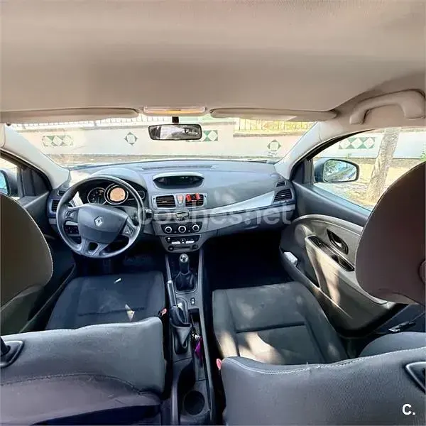 Usado Renault Mégane III Authentique 85 CV (62 kW) 2009 Negro Berlina