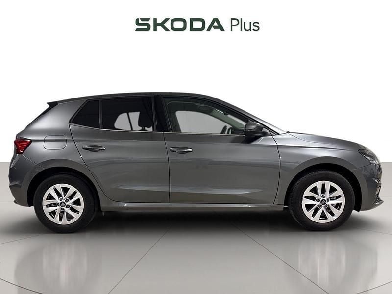 Usado Skoda Fabia Selection 95 CV (69 kW) 2025 Gris Berlina