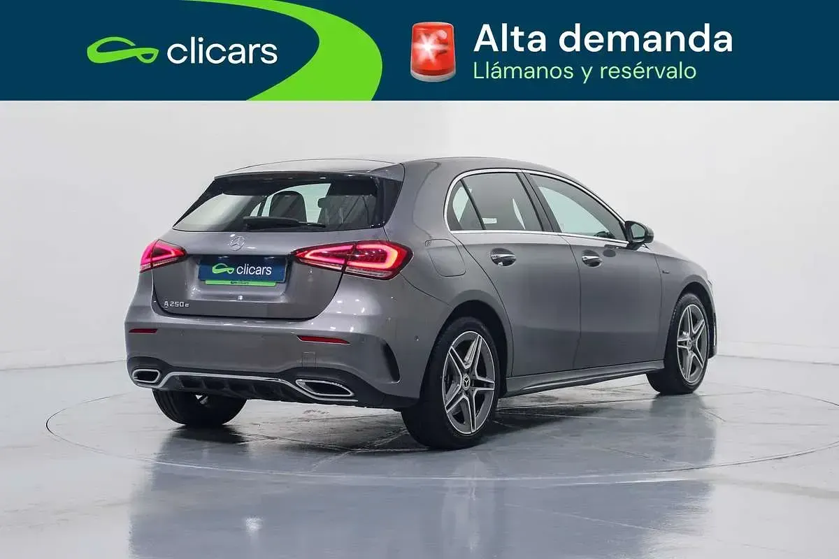 Usado Mercedes A250 160 CV (117 kW) 2021 Gris Berlina