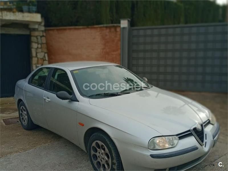 Usado Alfa Romeo 156 105 CV (77 kW) 2000 Gris / plata Berlina