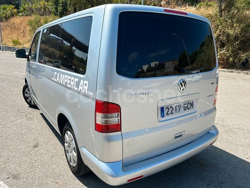 Usado VW Caravelle Comfortline 140 CV (102 kW) 2008 Gris / plata Monovolumen