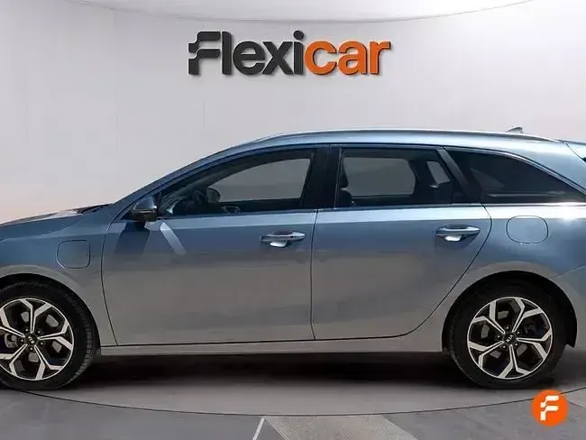 Usado Kia Ceed 141 CV (103 kW) 2022 Gris Utilitario