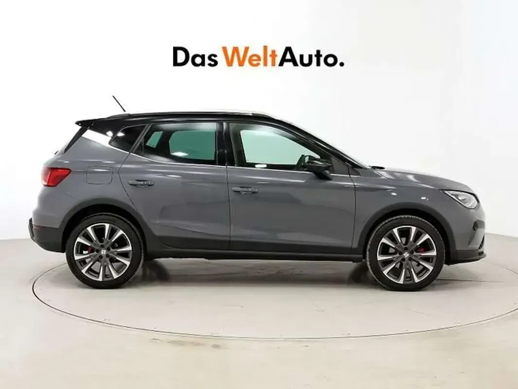 Usado Seat Arona FR 116 CV (85 kW) 2025 Gris SUV