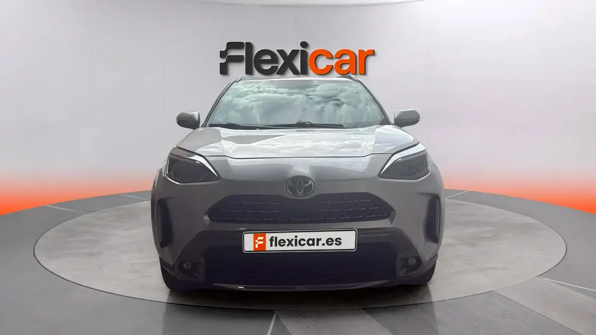 Usado Toyota Yaris 116 CV (85 kW) 2023 Gris Utilitario
