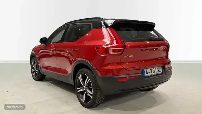 Usado Volvo XC40 R-Design 211 CV (155 kW) 2020 Rojo SUV