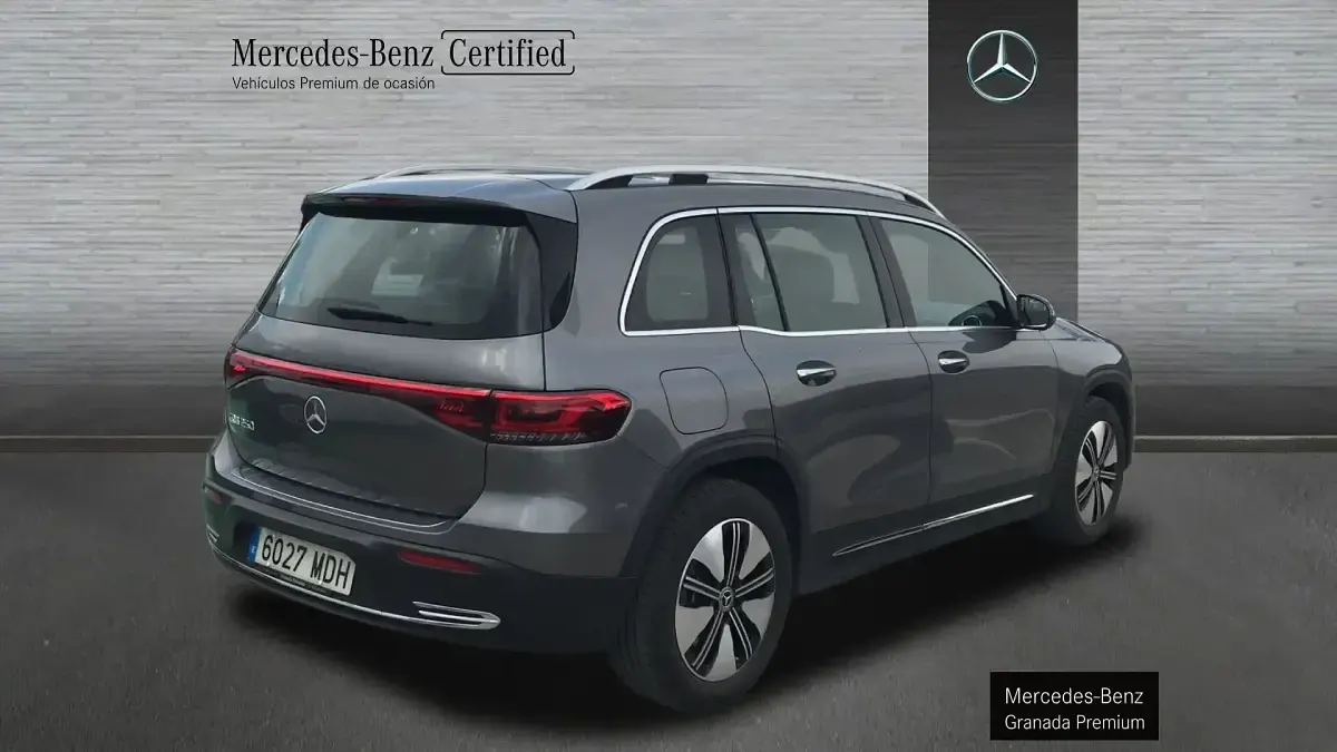 Usado Mercedes EQB250 139 kW (190 CV) 2023 Gris SUV