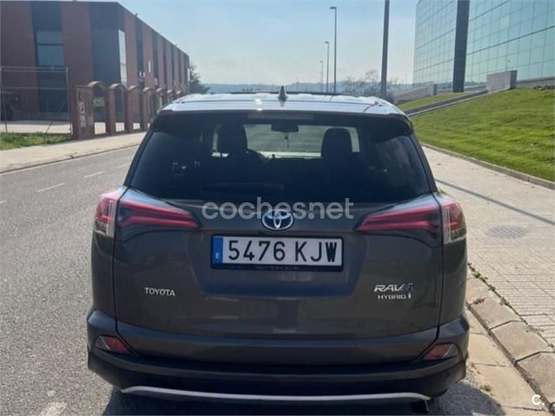 Usado Toyota RAV4 Hybrid Executive 197 CV (144 kW) 2018 Marrón SUV