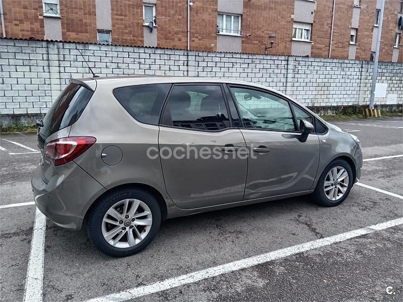 Usado Opel Meriva Selective 110 CV (80 kW) 2016 Beige Monovolumen