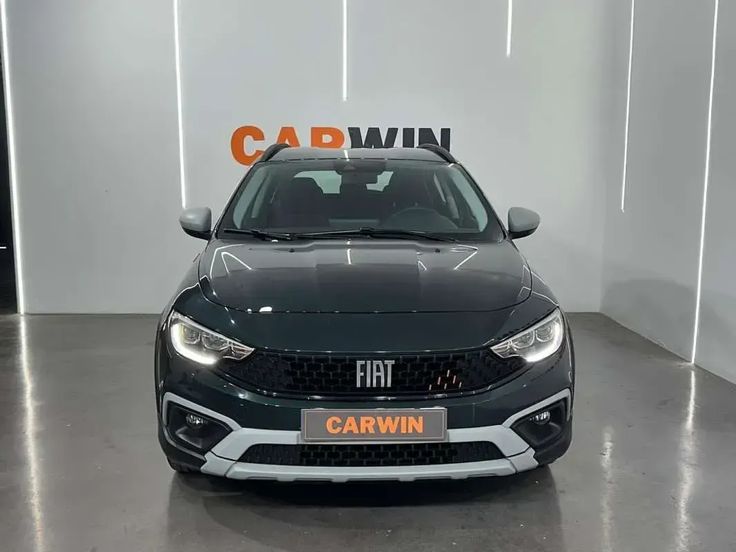 Usado Fiat Tipo Garmin 130 CV (95 kW) 2022 Verde Utilitario