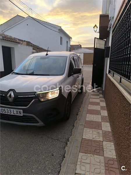Usado Renault Kangoo 75 CV (55 kW) 2022 Blanco Monovolumen