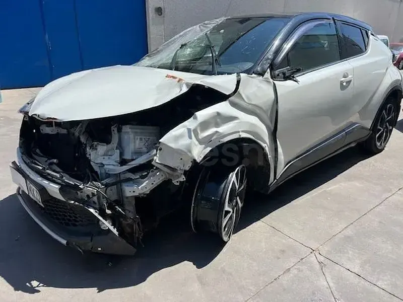 Usado Toyota C-HR Advance 122 CV (89 kW) 2018 Blanco SUV