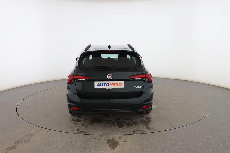 Usado Fiat Tipo Mirror 95 CV (69 kW) 2019 Verde Familiar