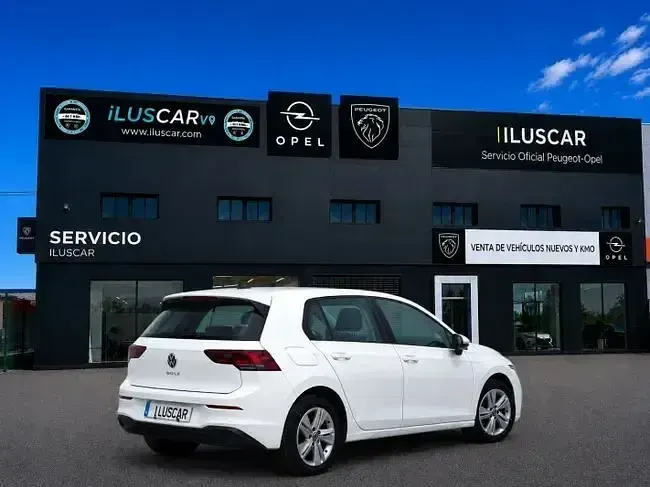 Usado VW Golf VIII 116 CV (85 kW) 2022 Blanco Berlina