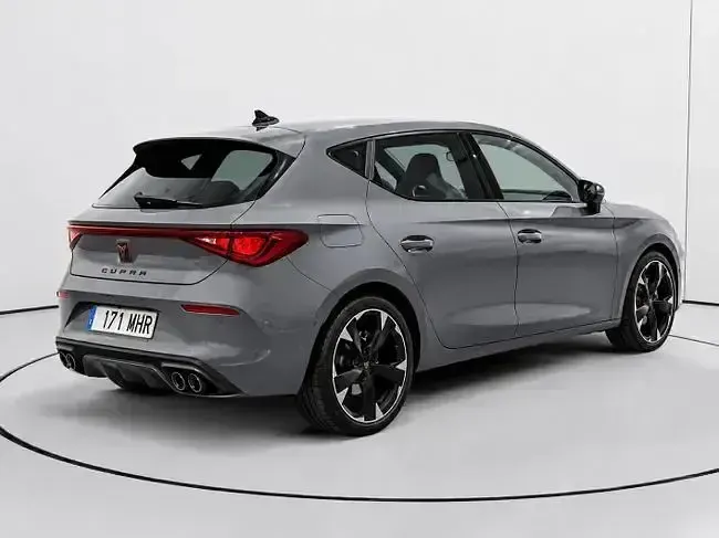 Usado Cupra Leon 150 CV (110 kW) 2023 Gris Berlina