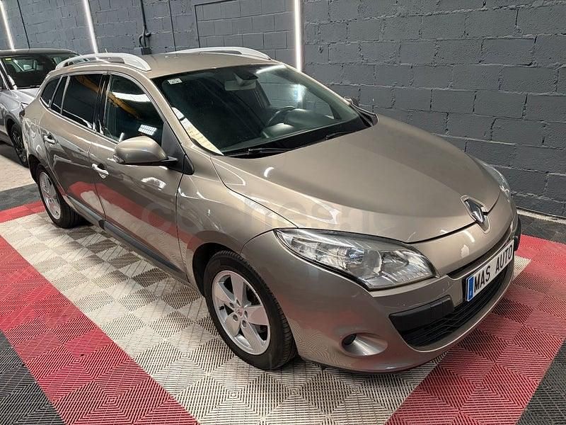 Usado Renault Mégane GrandTour Dynamique 105 CV (77 kW) 2009 Beige Familiar