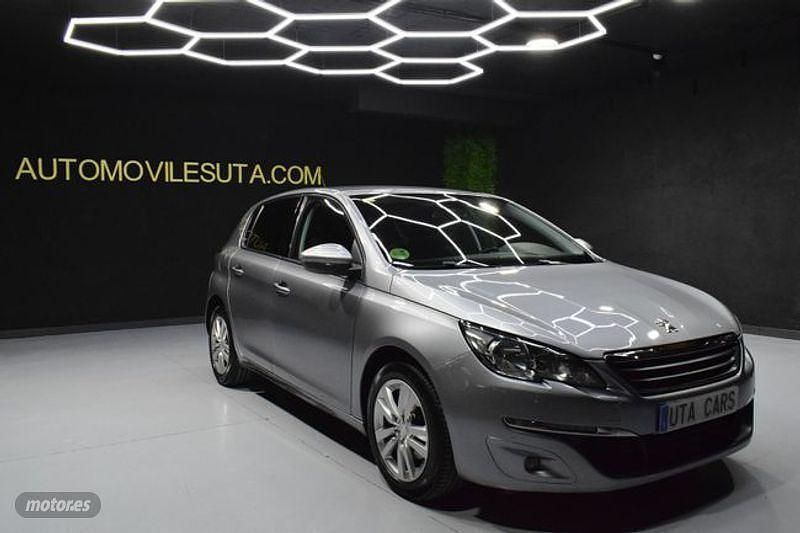 Usado Peugeot 308 Style 120 CV (88 kW) 2016 Gris / plata Berlina