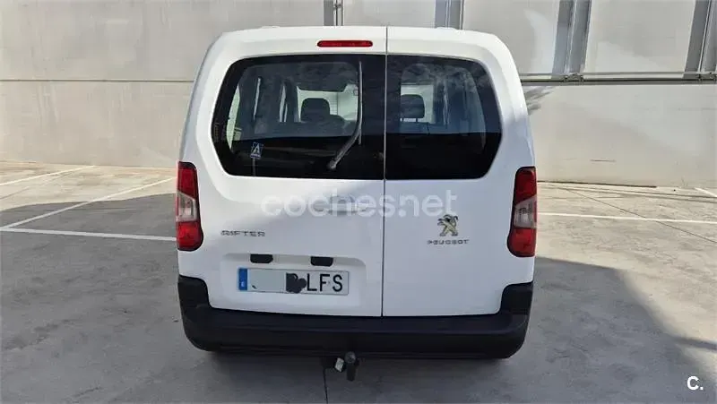 Usado Peugeot Rifter Access 100 CV (73 kW) 2020 Blanco Monovolumen