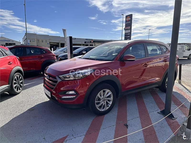 Usado Hyundai Tucson 131 CV (96 kW) 2018 Granate SUV