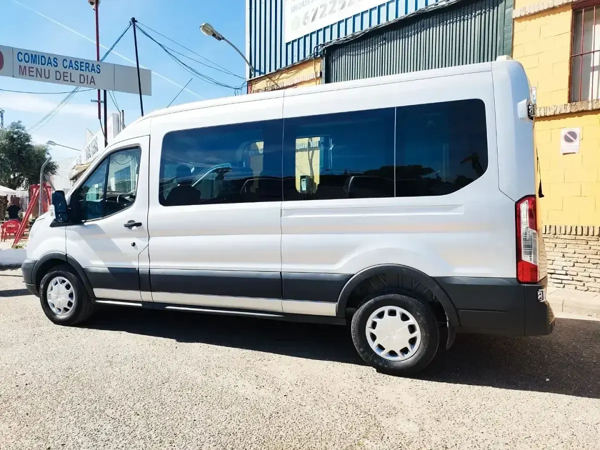 Usado Ford Transit Trend 130 CV (95 kW) 2018 Gris Familiar
