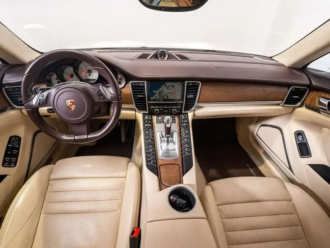 Usado Porsche Panamera Turbo S 551 CV (405 kW) 2012 Blanco Berlina