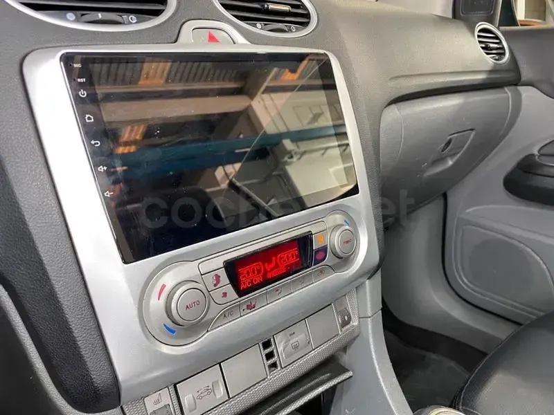 Usado Ford Focus Cabriolet Titanium 136 CV (100 kW) 2009 Gris / plata Descapotable