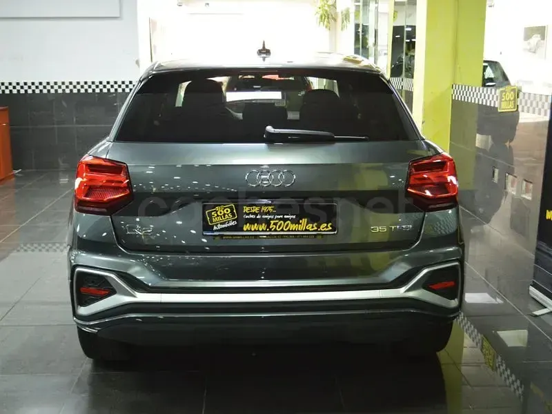 Usado Audi Q2 S-Line 150 CV (110 kW) 2024 Gris / plata SUV