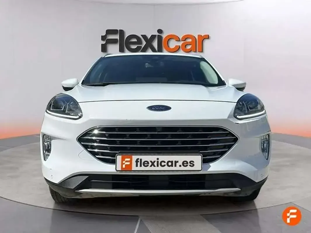 Usado Ford Kuga Titanium 150 CV (110 kW) 2023 Blanco SUV