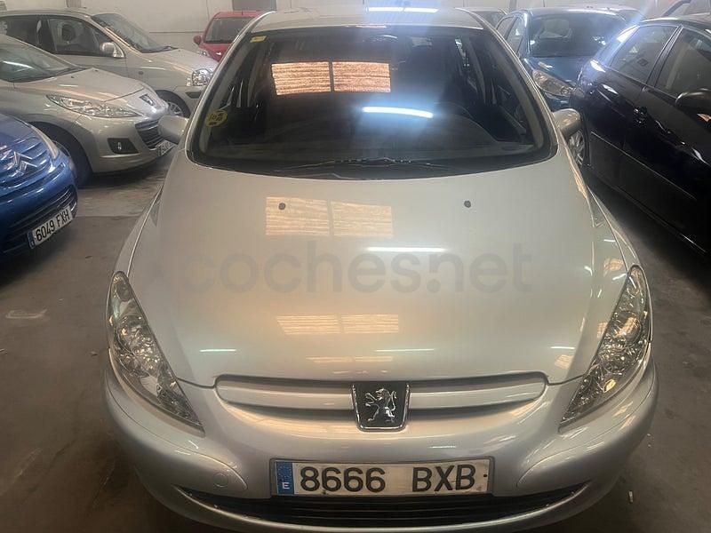 Usado Peugeot 307 110 CV (80 kW) 2002 Gris / plata Berlina