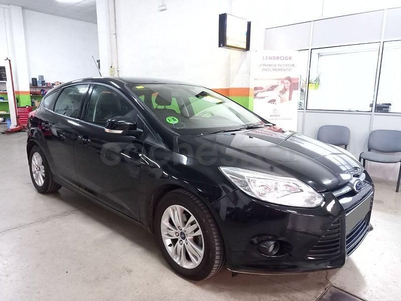 Usado Ford Focus Trend 105 CV (77 kW) 2012 Negro Berlina