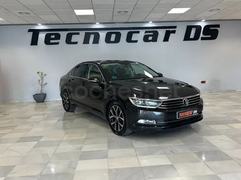 Usado VW Passat Sportline 150 CV (110 kW) 2018 Gris / plata Berlina