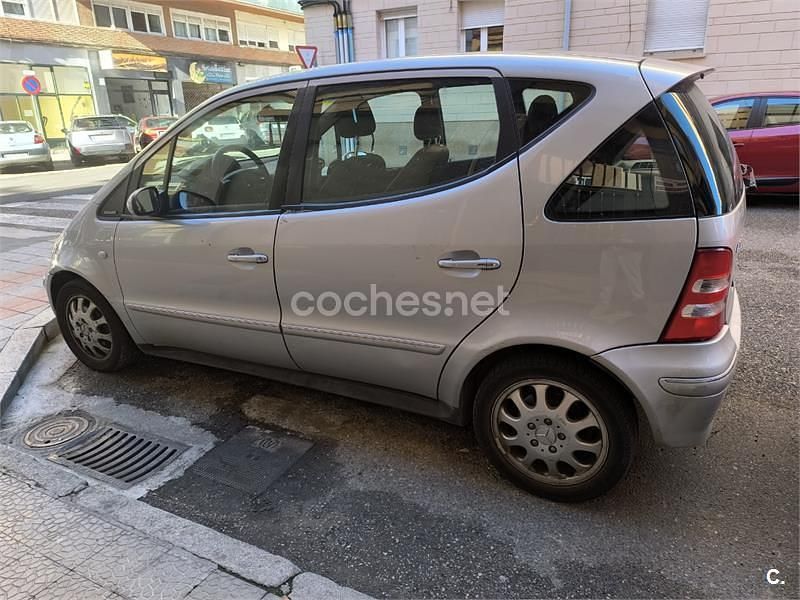 Usado Mercedes A160 Elegance 102 CV (75 kW) 2002 Gris / plata Monovolumen