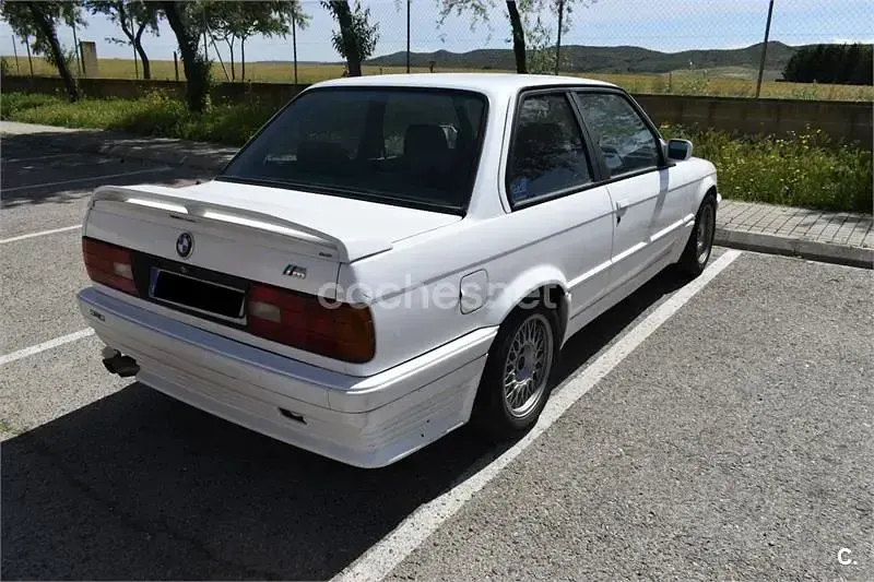Usado BMW 318 136 CV (100 kW) 1990 Blanco Berlina