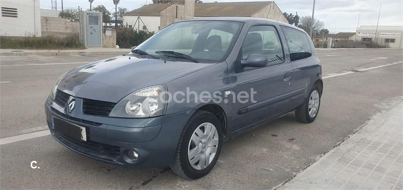 Usado Renault Clio II Expression 65 CV (47 kW) 2005 Azul Berlina