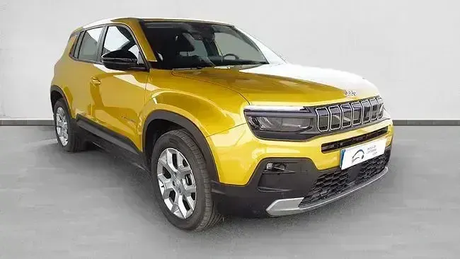 Usado Jeep Avenger Altitude 100 CV (73 kW) 2025 Amarillo SUV