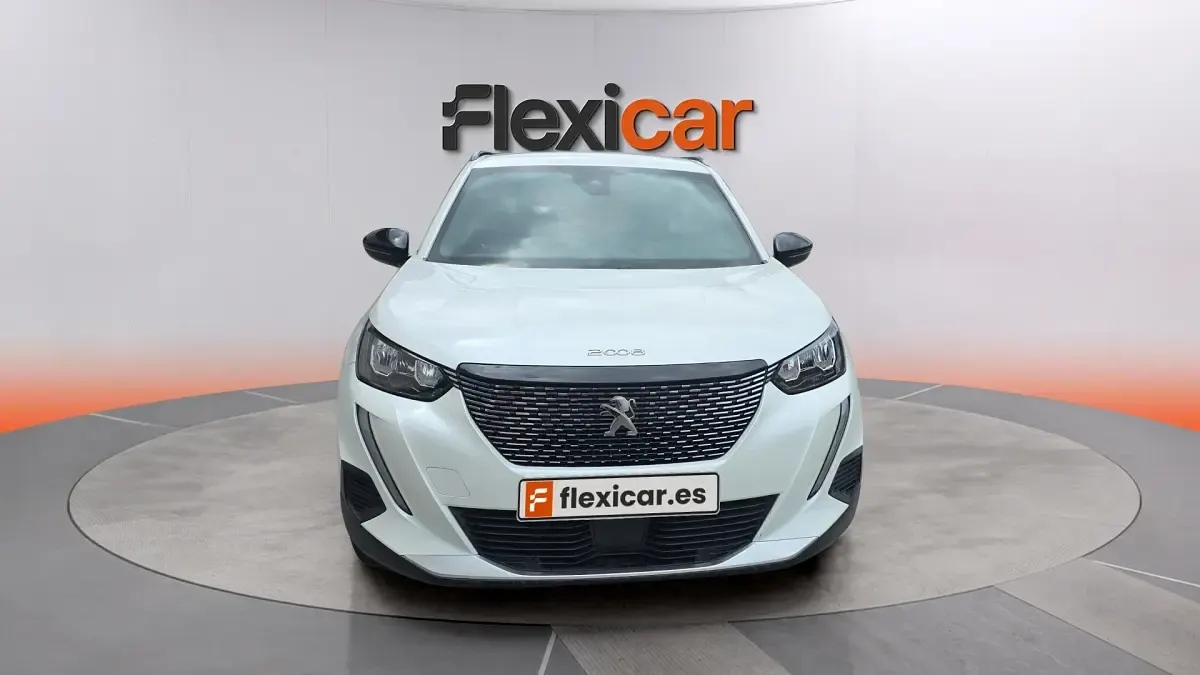Usado Peugeot 2008 Active 101 CV (74 kW) 2023 Blanco SUV