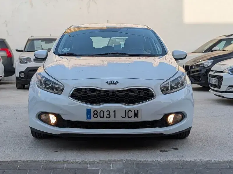 Usado Kia Ceed GT 90 CV (66 kW) 2015 Blanco Berlina