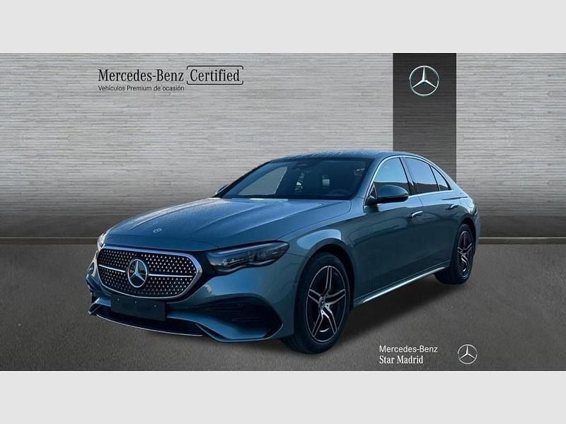 Usado Mercedes E300 AMG line 313 CV (230 kW) 2025 Verde Berlina