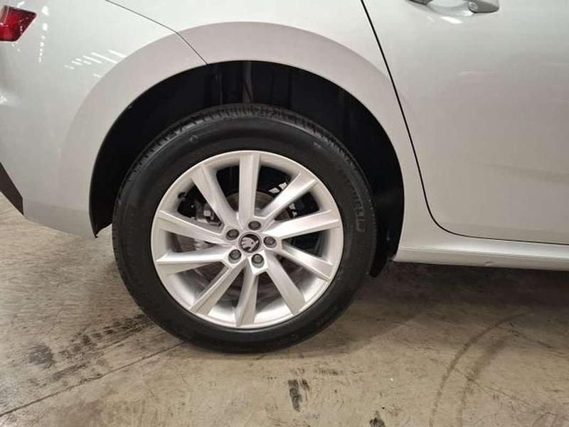 Nuevo Skoda Kamiq Selection 116 CV (85 kW) 2025 Plateado SUV